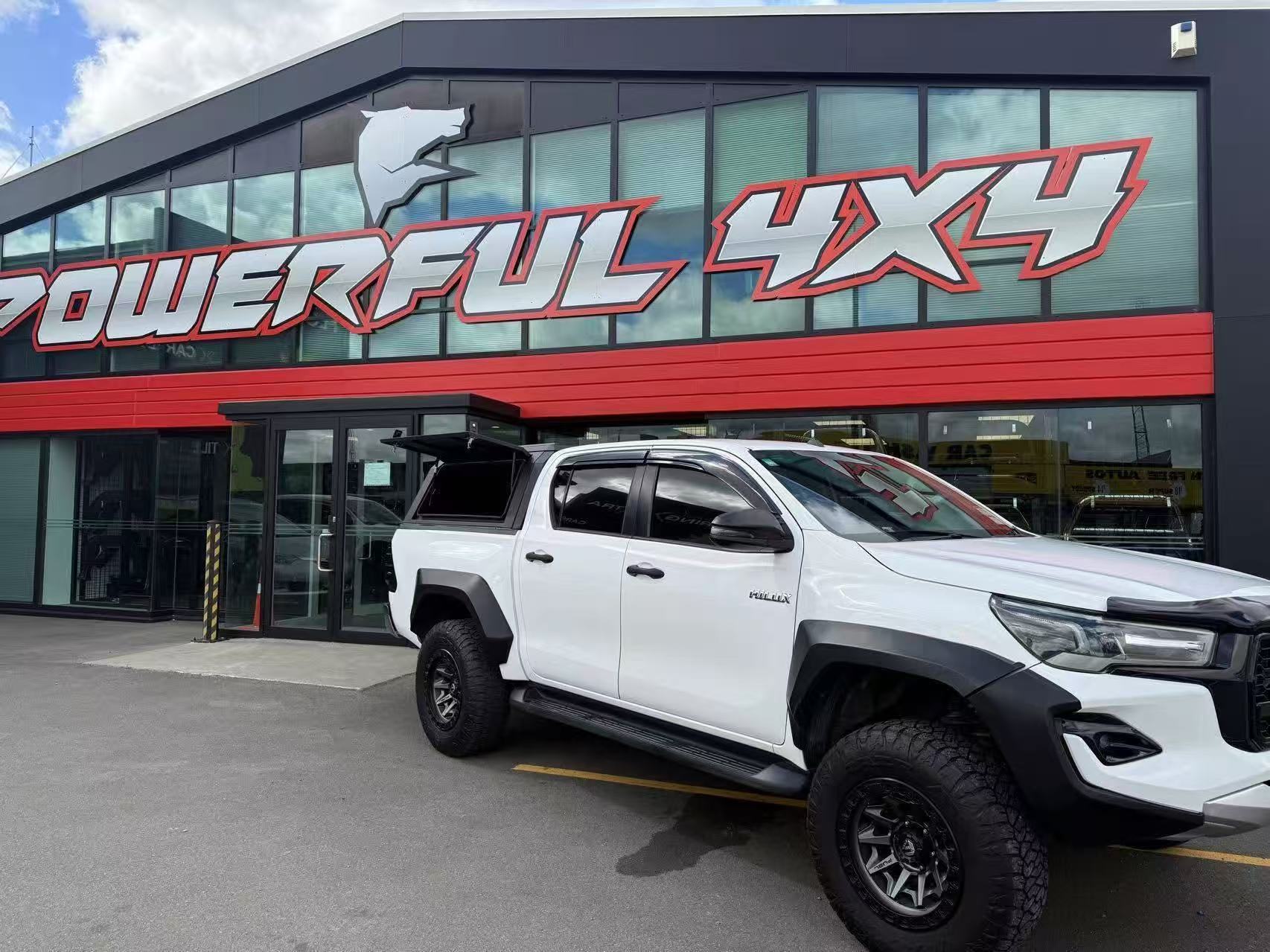 TOYOTA Hilux Canopy